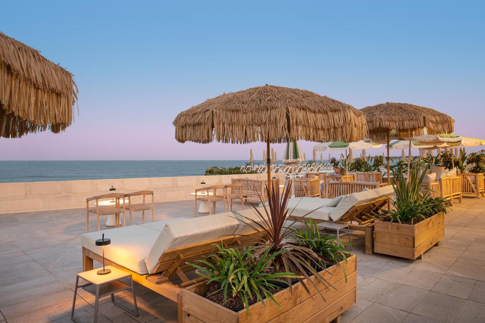 Hotel Atolon & Kaafu Beach Club Cala Bona  Exteriör bild