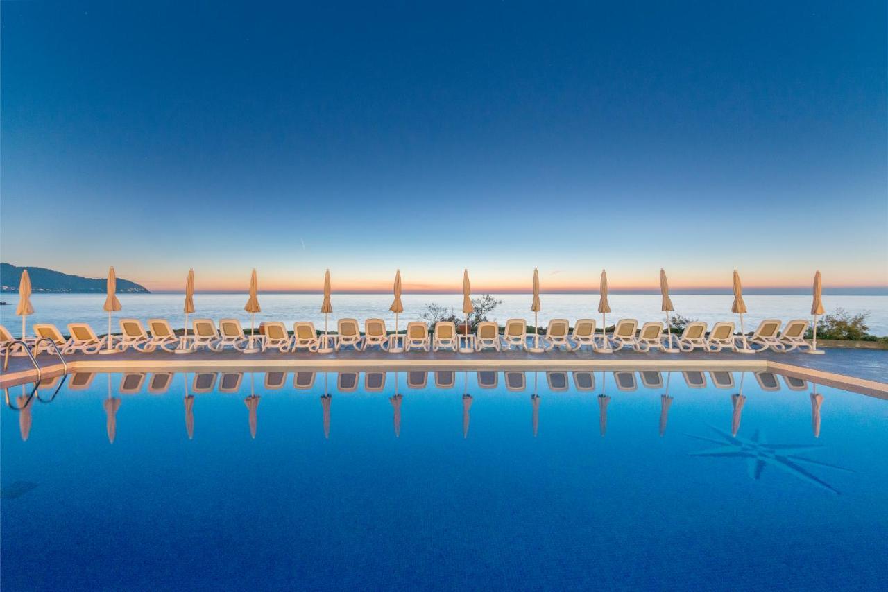 Hotel Atolon & Kaafu Beach Club Cala Bona  Exteriör bild